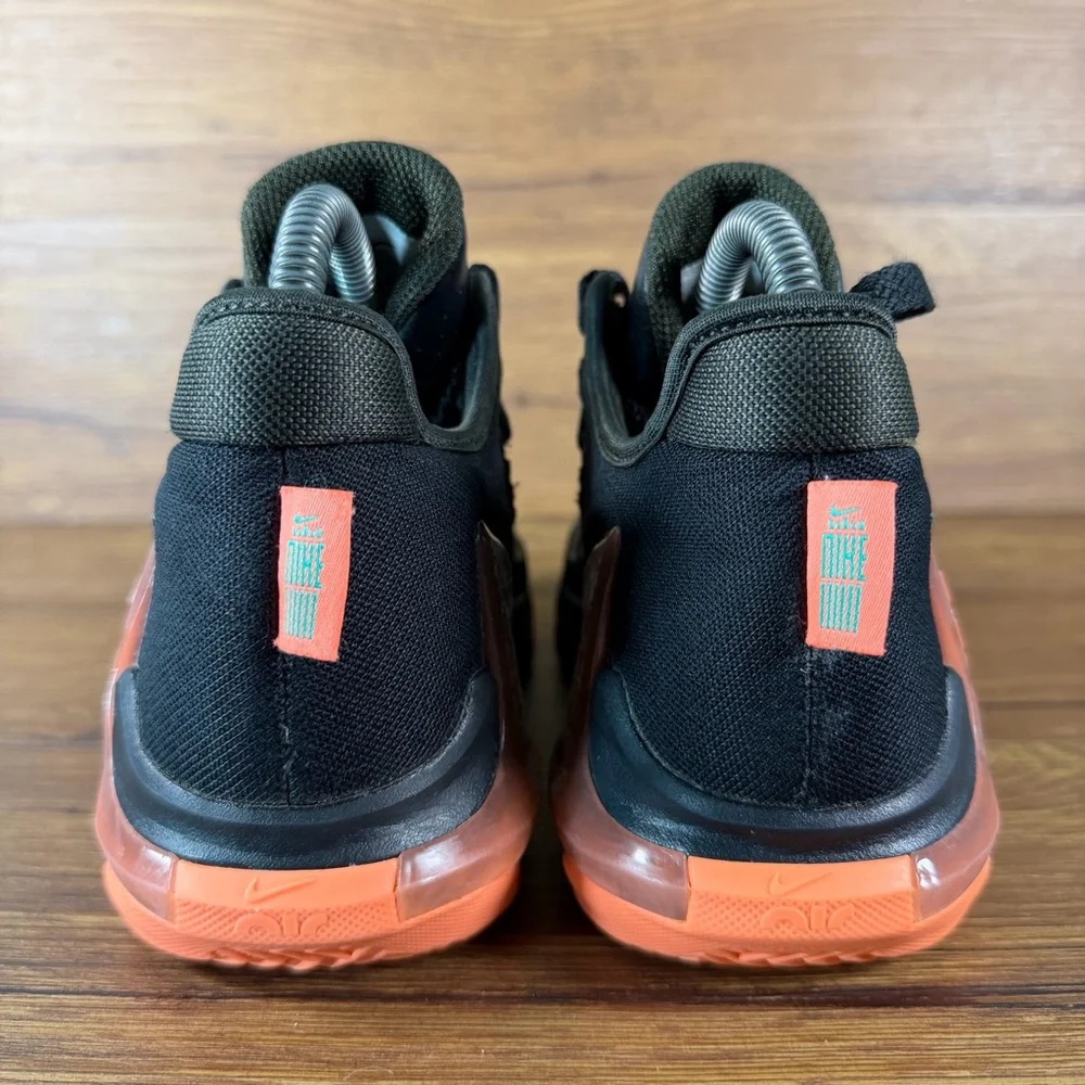 Nike LeBron witness 6 sneakers Basketball Shies‎ Youth Size 4.5 Lace Up